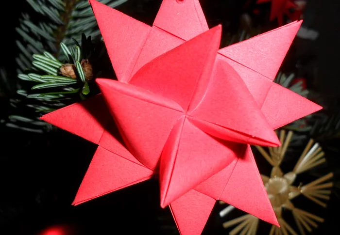 Fröbelstern ein roter Fröbelstern