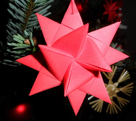 ein roter Fröbelstern